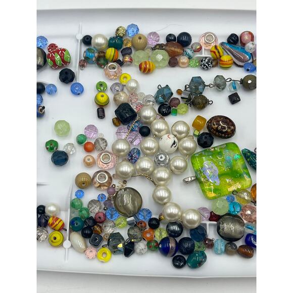 One Pound Mix of Assorted Glass Beads for Jewelry Making, Craft, Repurpose LOT 7 - Picture 3 of 8